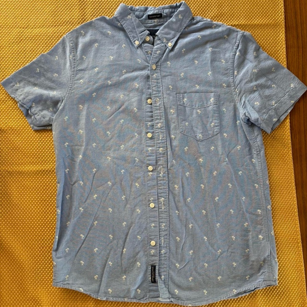 Men's Blue Palm Tree Patterned Button-Down Shirt